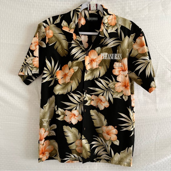 Pacific Legend Hawaiian Floral Black Cream Color Short Sleeve Button Up Size Med - Picture 4 of 10